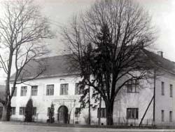 Gazdinská škola Veličná Gazdinská škola Veličná
